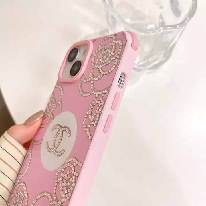 シャネル iphone16plus/16pro/15/15proケース 女性愛用