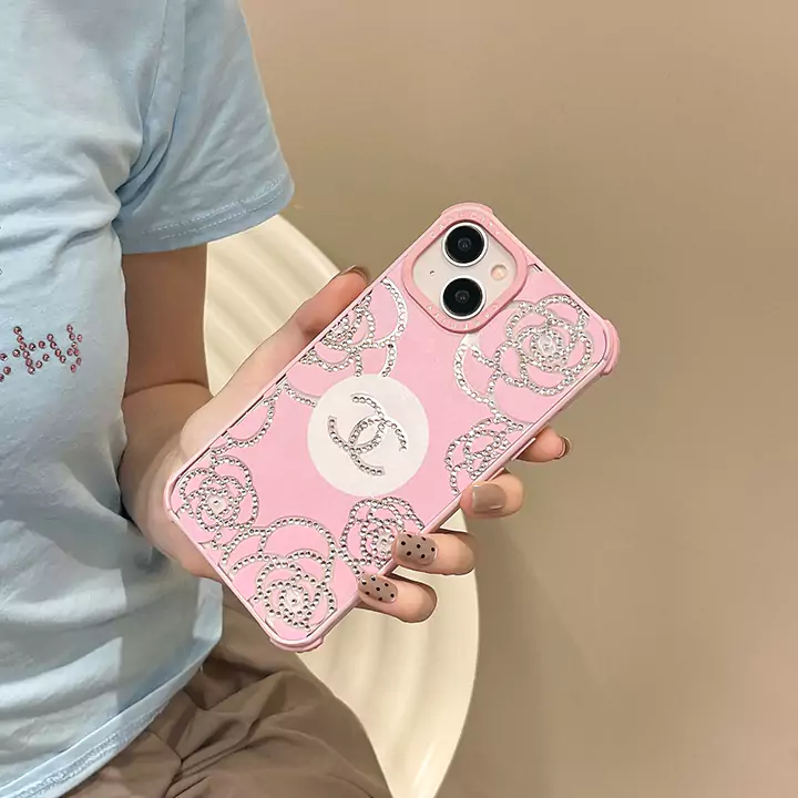 シャネル iphone16plus/16pro/15/15proケース 女性愛用